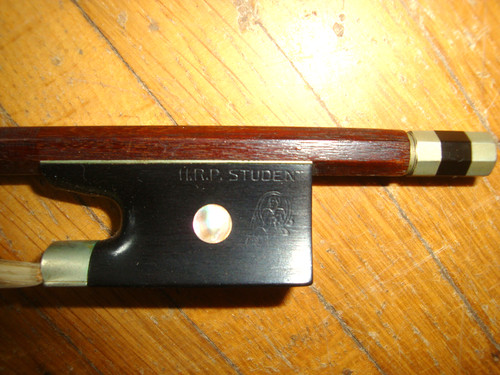 Geigenbogen h r - "h.r.p., (=h.r