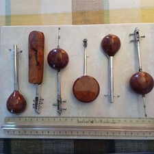 Kleine Musikinstrumente aus