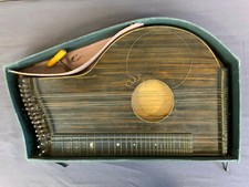 ANTIKE ZITHER