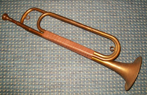 Alte trompete aus messing - aus, ist