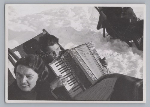 Personen beim musizieren mit - musizieren,