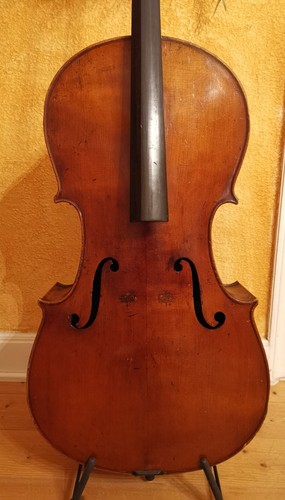 Uraltes cello mit altem - uraltes,